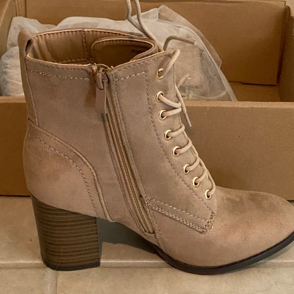 NIB Journee Collection “Baylor” taupe faux suede bootie, size 6.5 medium - Picture 2 of 13